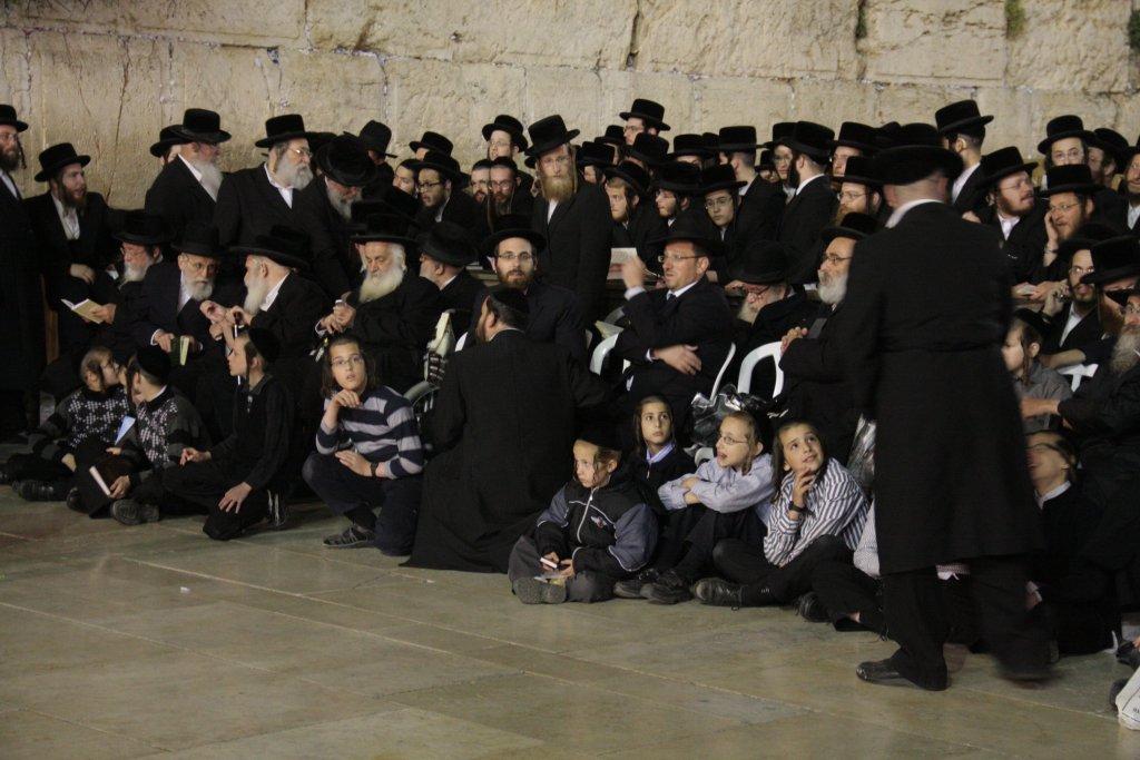 ויז'ניץ לעידן חדש: האדמו"ר התפלל עם החסידים בכותל