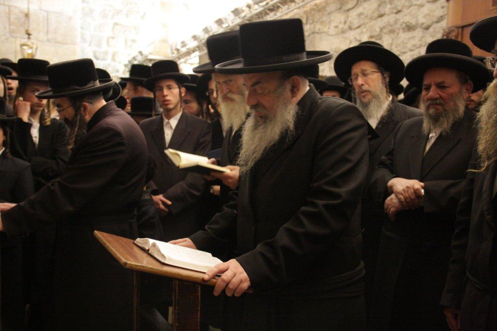 ויז'ניץ לעידן חדש: האדמו"ר התפלל עם החסידים בכותל