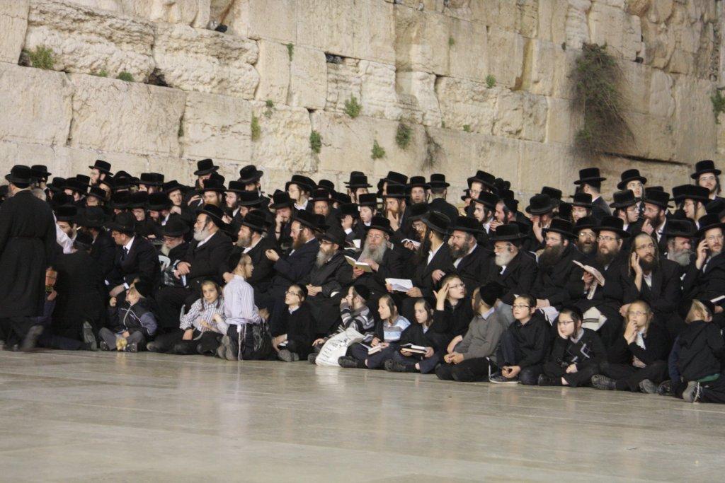 ויז'ניץ לעידן חדש: האדמו"ר התפלל עם החסידים בכותל