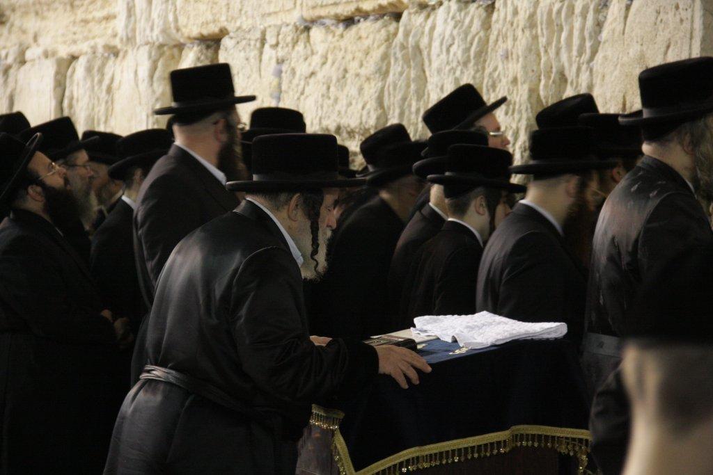 ויז'ניץ לעידן חדש: האדמו"ר התפלל עם החסידים בכותל