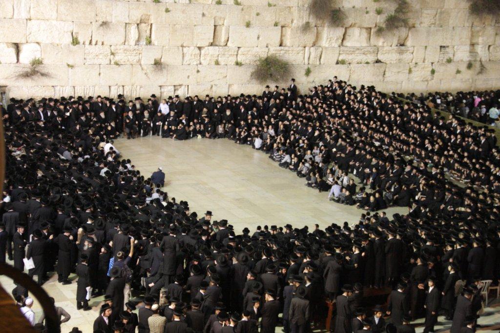 ויז'ניץ לעידן חדש: האדמו"ר התפלל עם החסידים בכותל