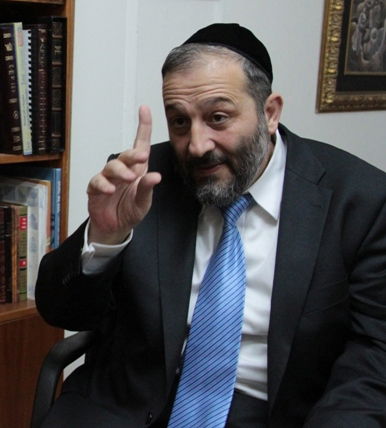 ,,השקט שלפני השאגה. אריה דרעי