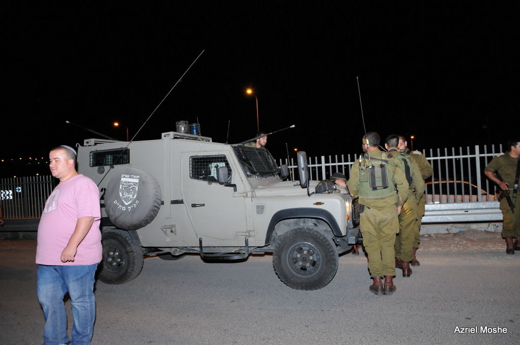 הרב עובדיה יוסף שיגר שליח לקבר יהושע