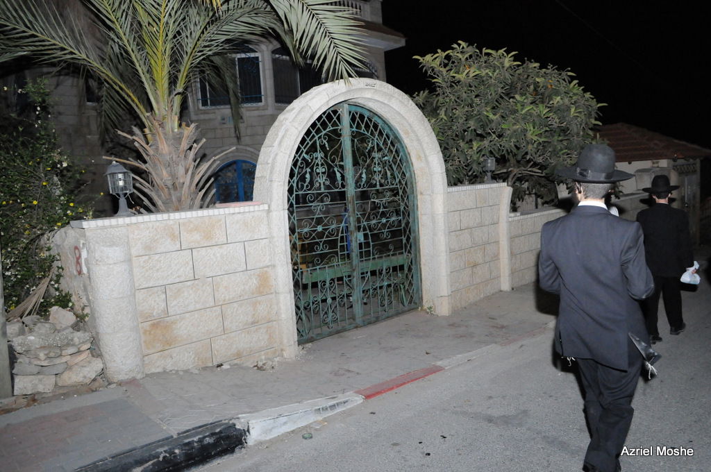 הרב עובדיה יוסף שיגר שליח לקבר יהושע