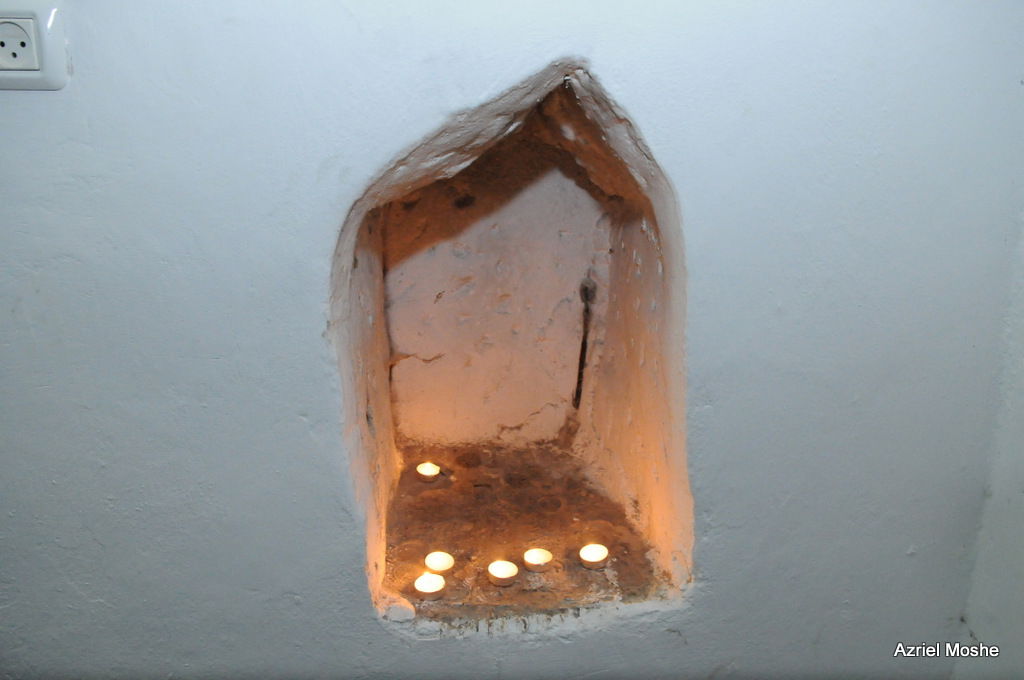 הרב עובדיה יוסף שיגר שליח לקבר יהושע