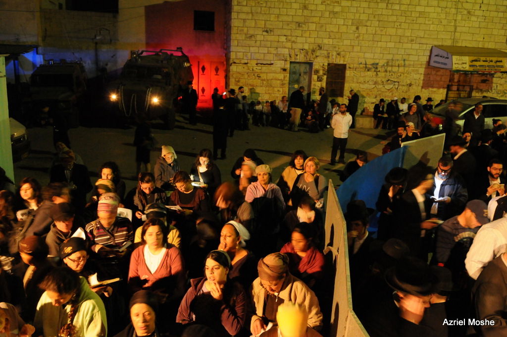 הרב עובדיה יוסף שיגר שליח לקבר יהושע