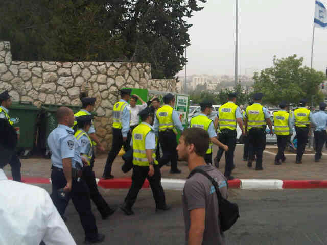 אסון בהר הרצל: גשר תאורה קרס, הרוגה ופצועים קשה