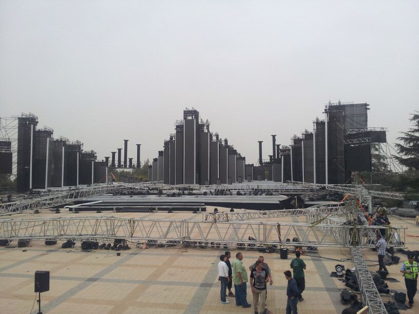 אסון בהר הרצל: גשר תאורה קרס, הרוגה ופצועים קשה