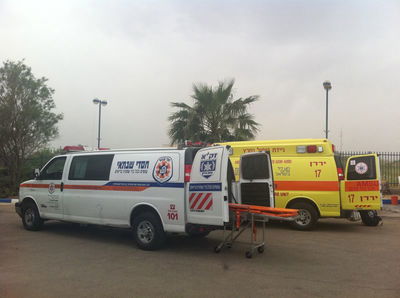 האמבולנסים בזירה