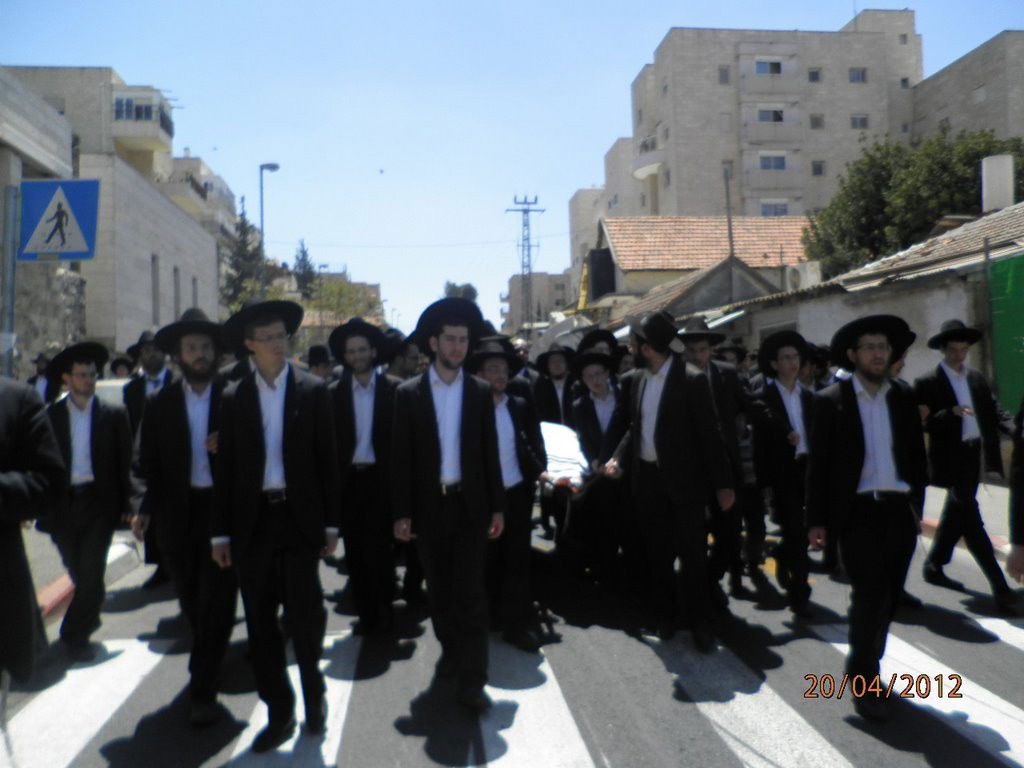 דרכו האחרונה של המשגיח ● הלווית הרב אברהם סלומון