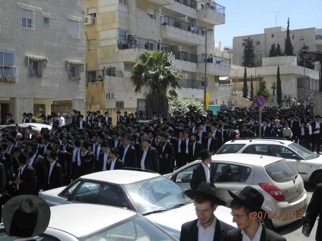 דרכו האחרונה של המשגיח ● הלווית הרב אברהם סלומון