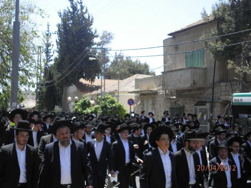 דרכו האחרונה של המשגיח ● הלווית הרב אברהם סלומון