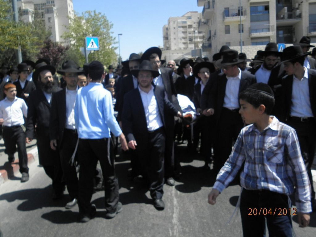 דרכו האחרונה של המשגיח ● הלווית הרב אברהם סלומון