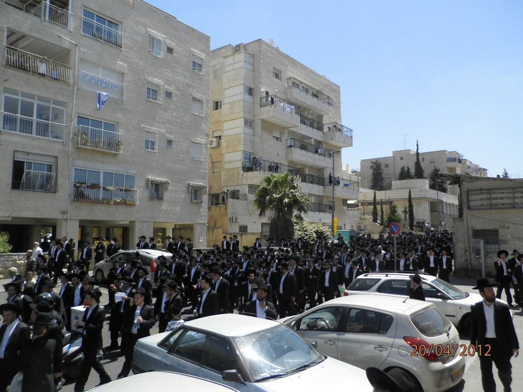 דרכו האחרונה של המשגיח ● הלווית הרב אברהם סלומון