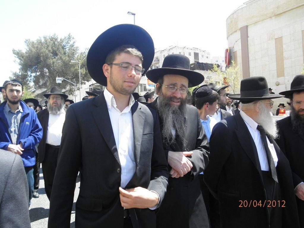 דרכו האחרונה של המשגיח ● הלווית הרב אברהם סלומון