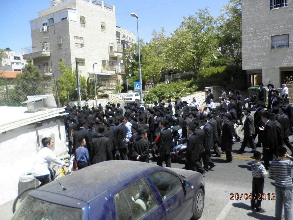 דרכו האחרונה של המשגיח ● הלווית הרב אברהם סלומון