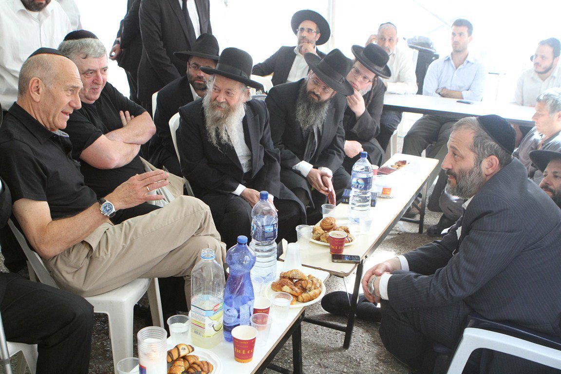 מצעד המנחמים אצל אריה דרעי: צפו בגלריה