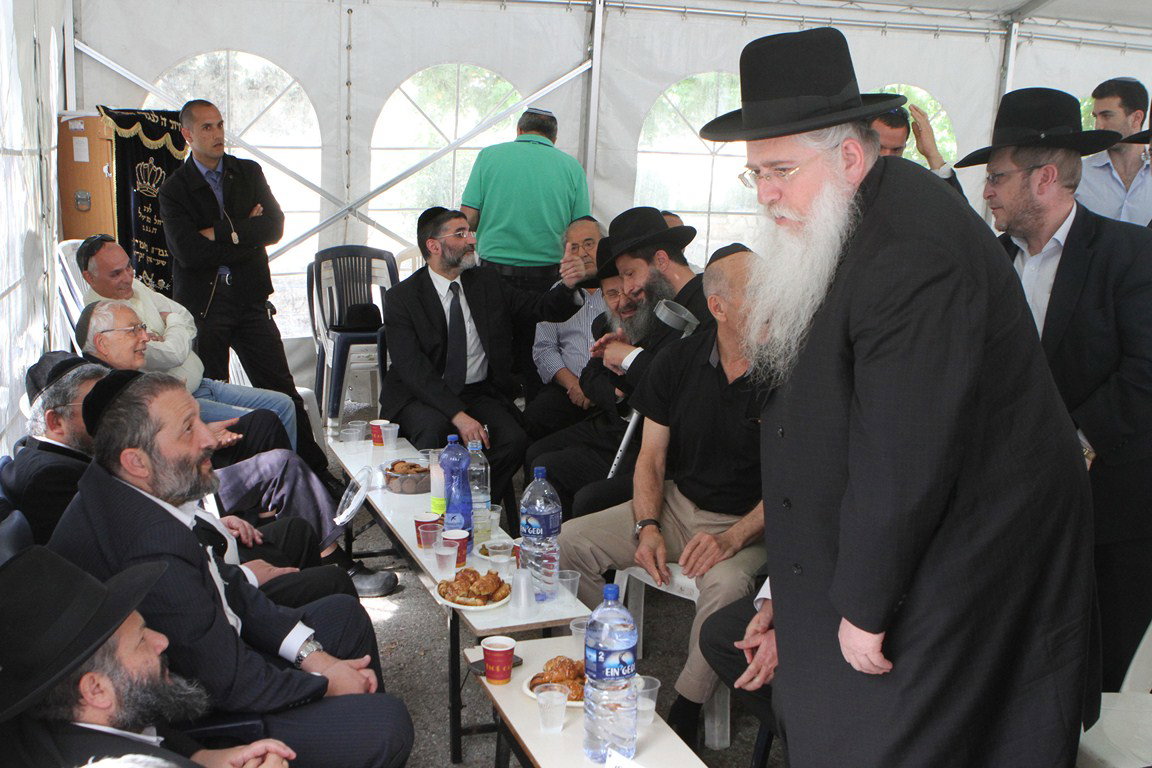 מצעד המנחמים אצל אריה דרעי: צפו בגלריה