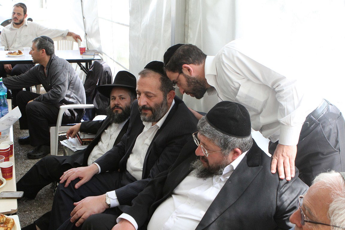 מצעד המנחמים אצל אריה דרעי: צפו בגלריה