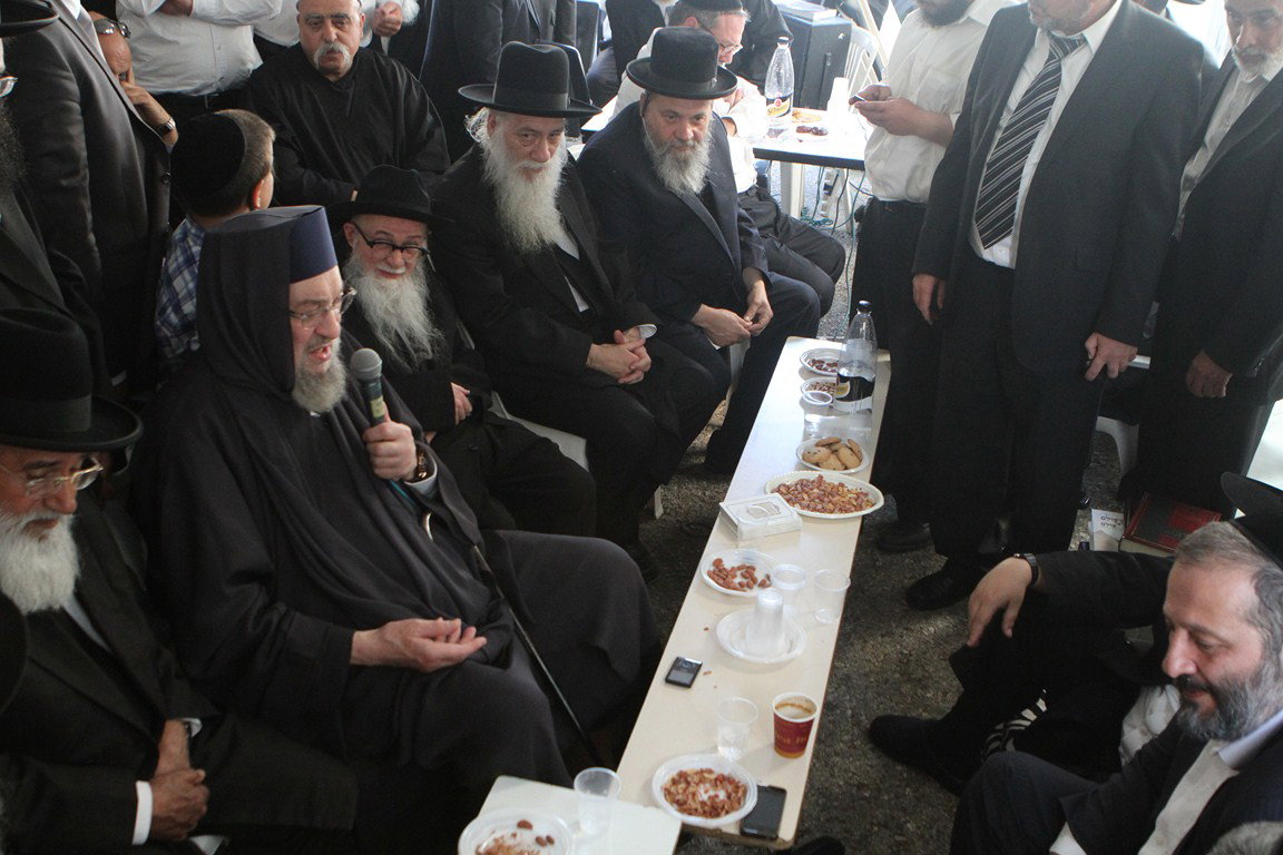 מצעד המנחמים אצל אריה דרעי: צפו בגלריה