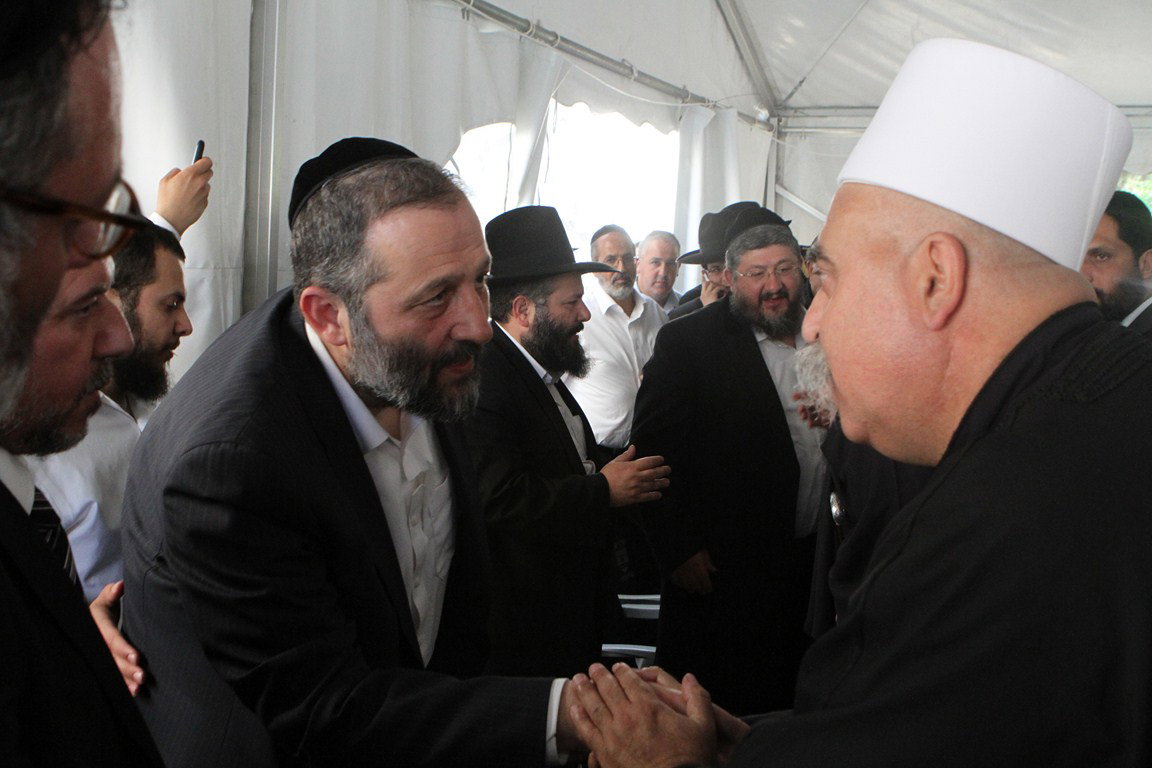 מצעד המנחמים אצל אריה דרעי: צפו בגלריה