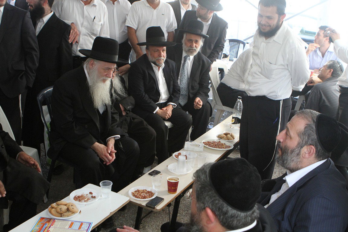מצעד המנחמים אצל אריה דרעי: צפו בגלריה