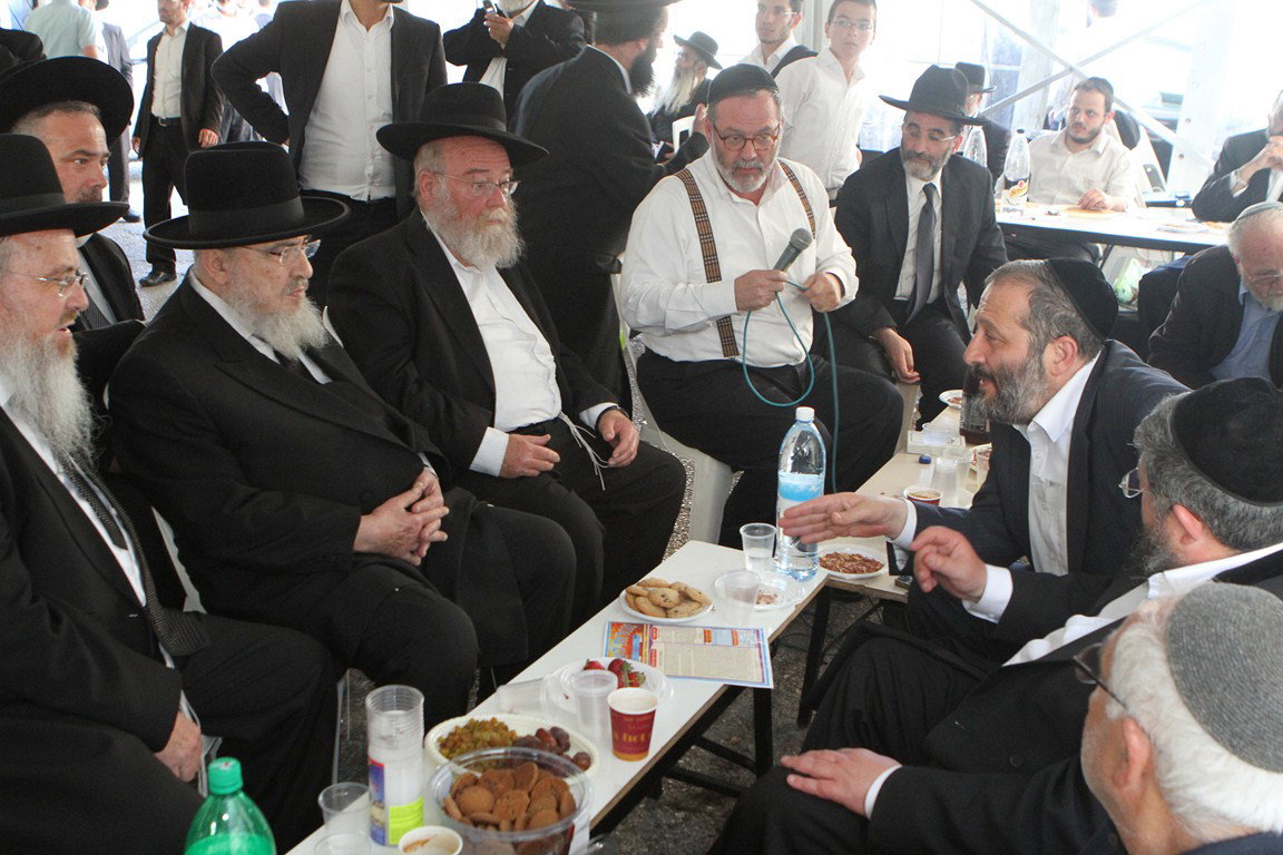 מצעד המנחמים אצל אריה דרעי: צפו בגלריה