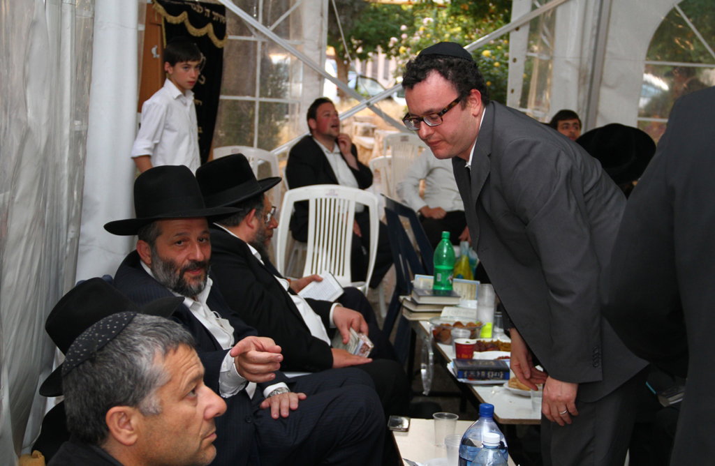 מצעד המנחמים אצל אריה דרעי: צפו בגלריה