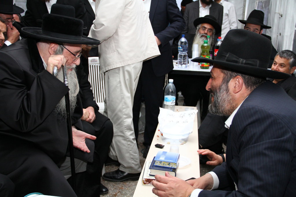 מצעד המנחמים אצל אריה דרעי: צפו בגלריה