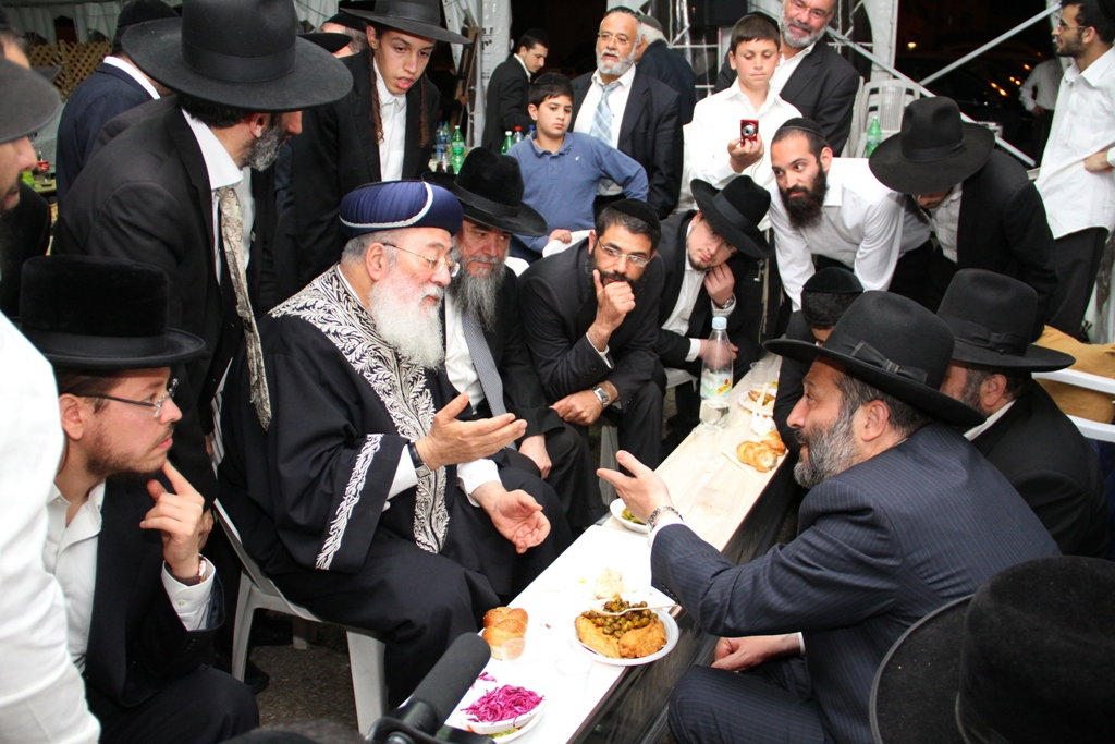 ניחום אבלים בבית דרעי: אדמו"רים, רבנים, פוליטקאים