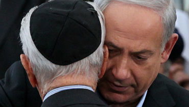 נתניהו ופרס, היום בהלוויה