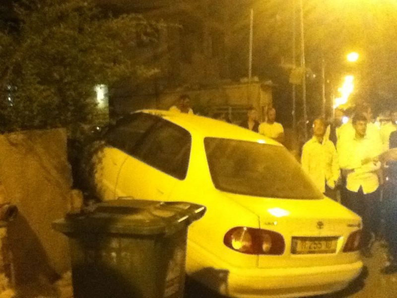 ב"ב: רכב עלה על הגדר, אין נפגעים