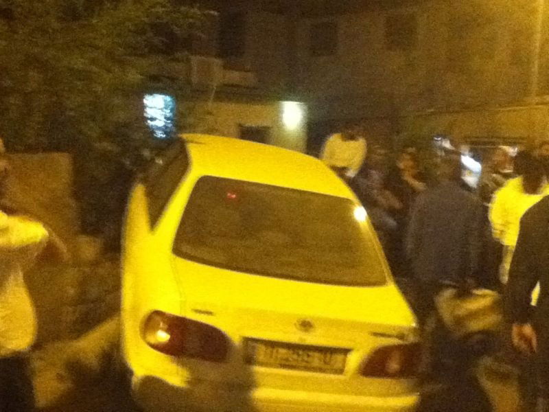 ב"ב: רכב עלה על הגדר, אין נפגעים