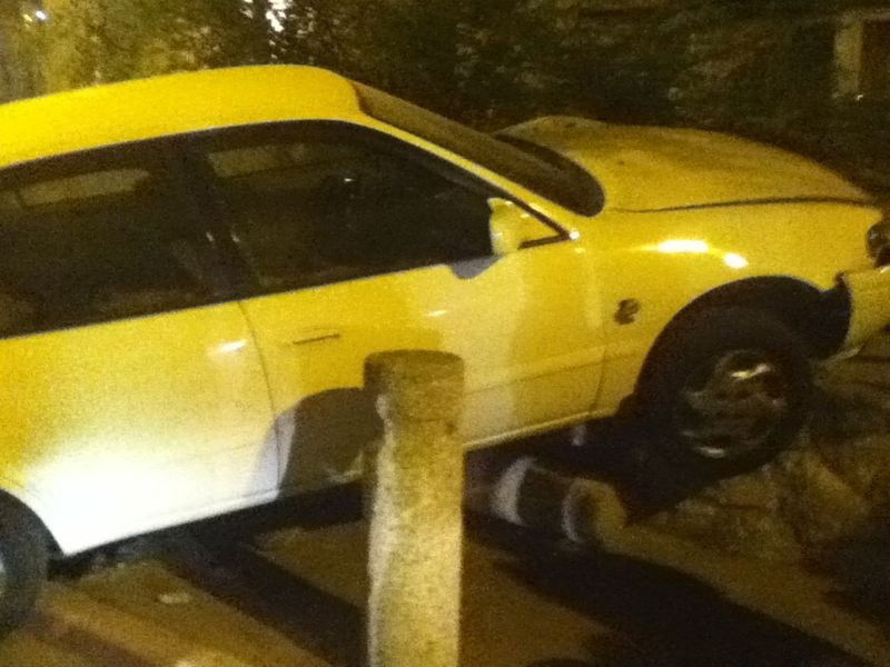 ב"ב: רכב עלה על הגדר, אין נפגעים