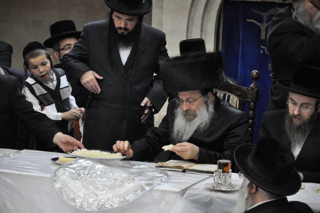 ‏‏טיש 'פסח שני' בנדבורנה: צפו בגלריה