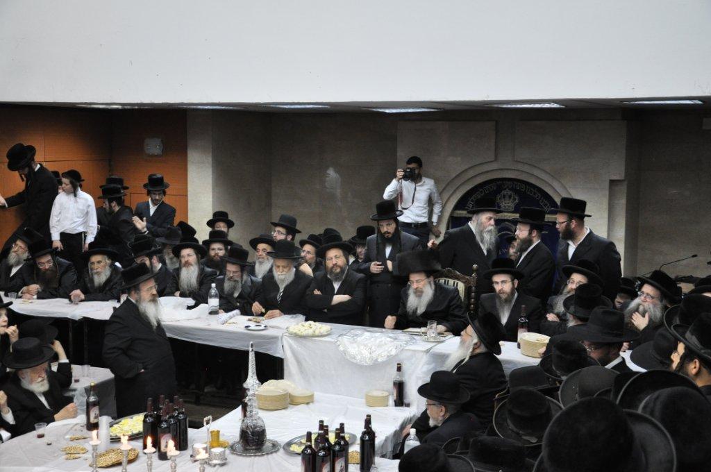 ‏‏טיש 'פסח שני' בנדבורנה: צפו בגלריה