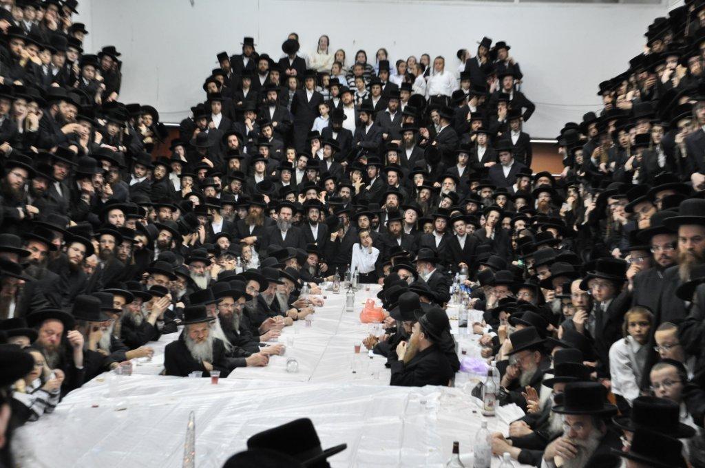 ‏‏טיש 'פסח שני' בנדבורנה: צפו בגלריה