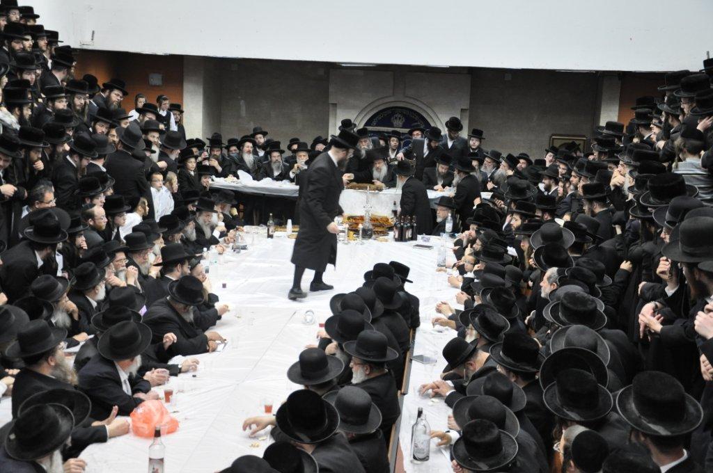 ‏‏טיש 'פסח שני' בנדבורנה: צפו בגלריה