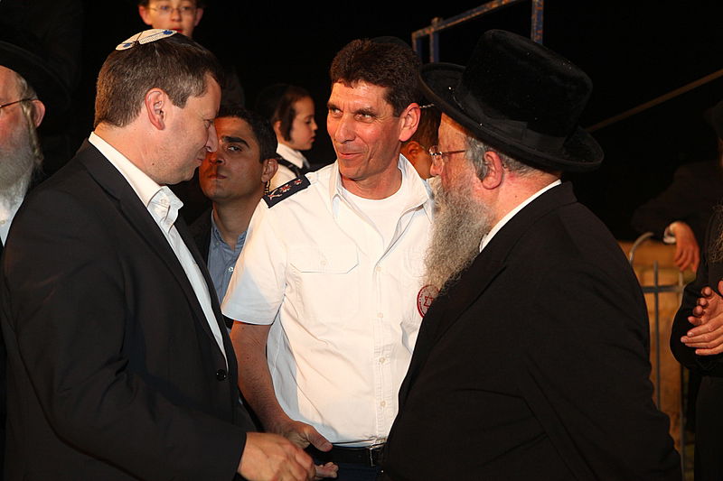 אוֹר מֻפְלֶא אוֹר הַיְקוֹד ● רבבות בהדלקה המרכזית בציון רשב"י