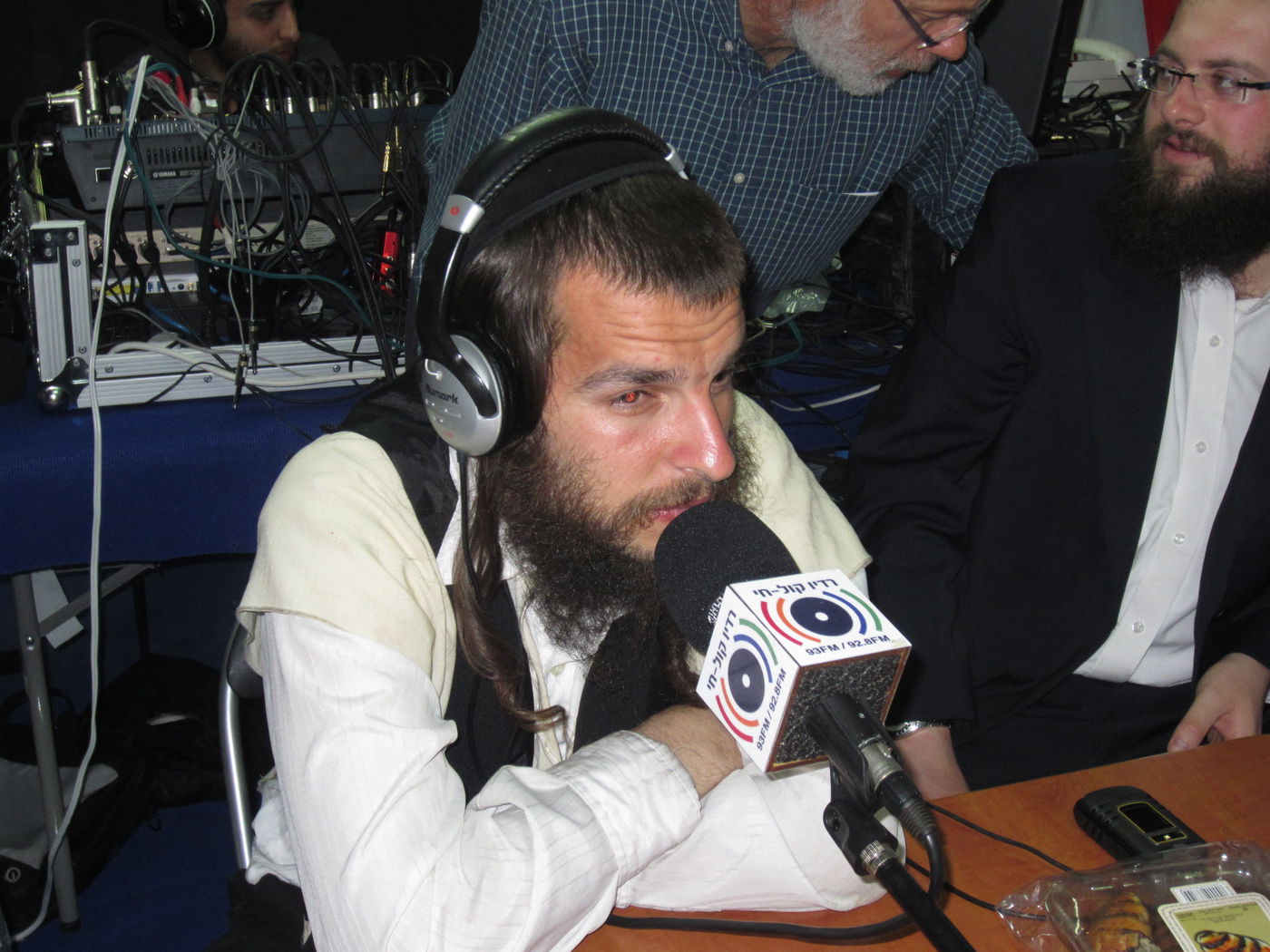 "קול ברמה" ו"קול חי" כבשו את מירון