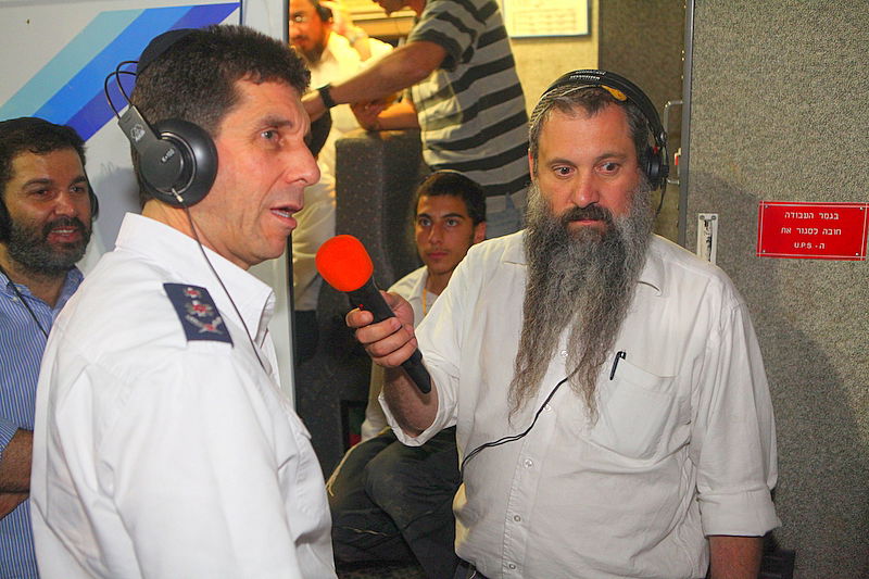 "קול ברמה" ו"קול חי" כבשו את מירון