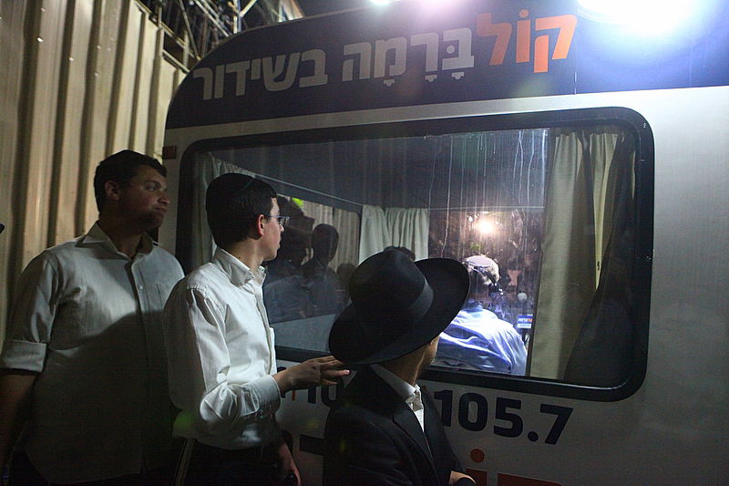 "קול ברמה" ו"קול חי" כבשו את מירון