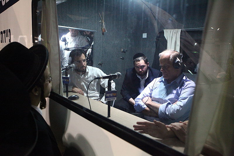 "קול ברמה" ו"קול חי" כבשו את מירון