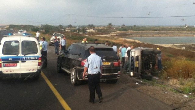 הרכב ההפוך בשולי הדרך