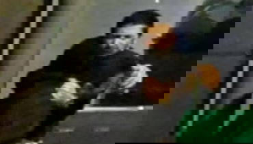 שנאת יהודים לאור יום: צפו באנטישמי תוקף נהג יהודי