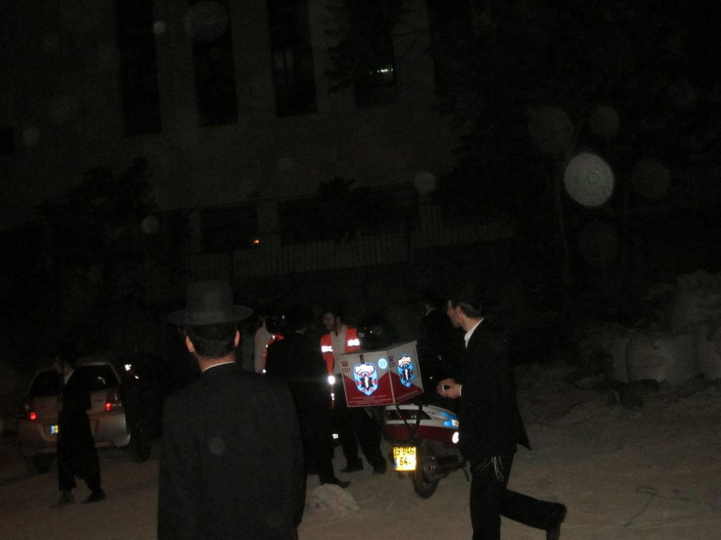 תיעוד: שריפה פרצה בסמוך לישיבה, הבחורים פונו