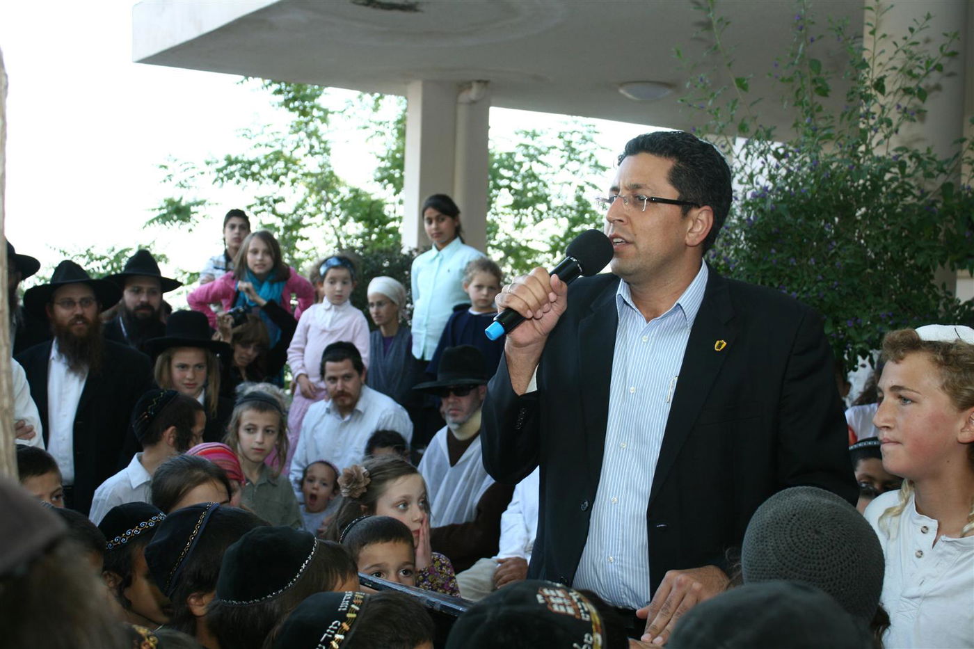 צפו בגלריה: צפת חגגה עם ספרי-התורה האבודים