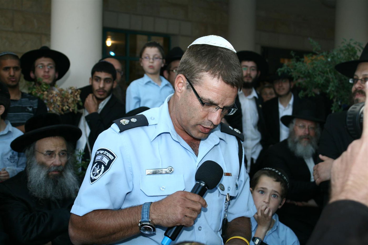 צפו בגלריה: צפת חגגה עם ספרי-התורה האבודים