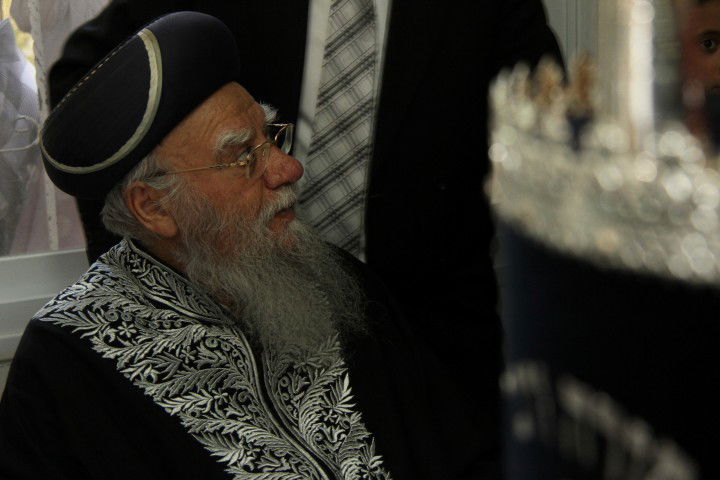 גלריה: הראשון לציון הרב בקשי דורון חגג עם ספר התורה