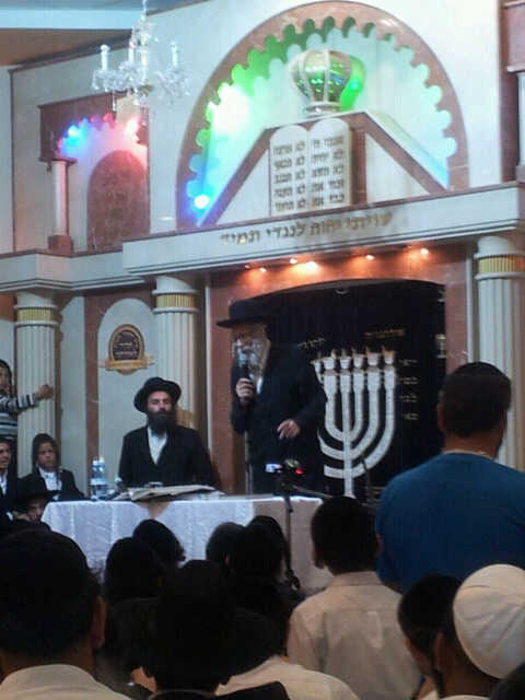 לראשונה: הרב אליעזר ברלנד הגיע לאלעד וסחף את ההמונים